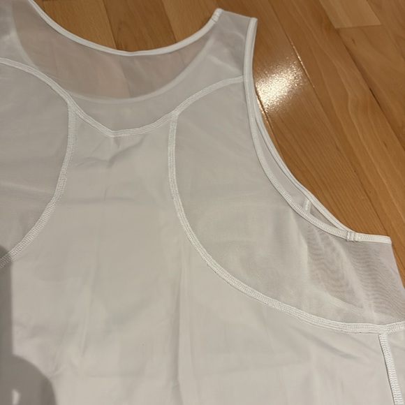 EUC Women's Lululemon White Sculpt II Sleeveless Tank Top - size 8 - Picture 15 of 16